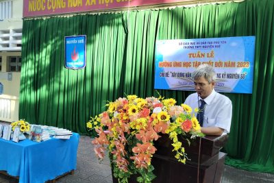 Trường THPT Nguyễn Huệ tổ chức lễ khai mạc Tuần lễ hưởng ứng học tập suốt đời năm 2023