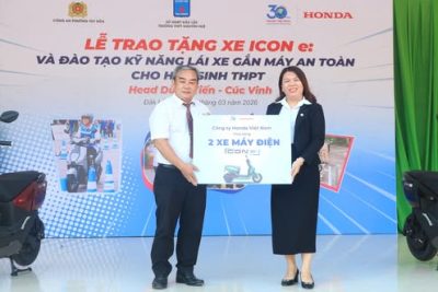 LỄ TRAO TẶNG XE ICON e & ĐÀO TẠO KỸ NĂNG LÁI XE GẮN MÁY AN TOÀN CHO HỌC SINH THPT TẠI TRƯỜNG THPT NGUYỄN HUỆ