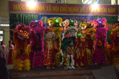 Công đoàn trường THPT Nguyễn Huệ tổ chức chương trình Trung thu năm 2023 cho con em cán bộ giáo viên nhà trường.