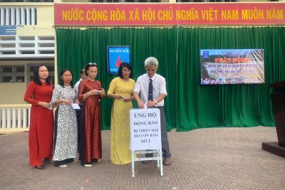 Trường THPT Nguyễn Huệ quyên góp ủng hộ đồng bào miền Bắc khắc phục thiệt hại sau bão số 3