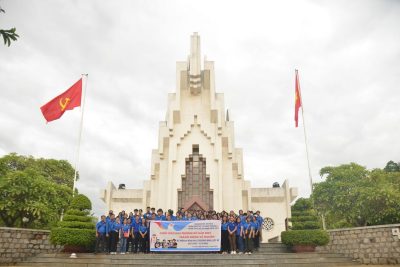 Dâng hương tưởng niệm các Anh hùng liệt sĩ nhân kỷ niệm 76 năm Ngày Thương binh – Liệt sĩ 27/7