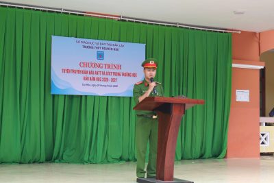 Trường THPT Nguyễn Huệ tổ chức chương trình tuyên truyền đảm bảo an ninh trật tự và an toàn giao thông trong trường học đầu năm học 2026-2027