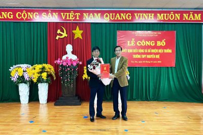 Lễ công bố Quyết định điều động và bổ nhiệm Hiệu trưởng Trường THPT Nguyễn Huệ