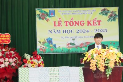 Trường THPT Nguyễn Huệ tổ chức Lễ tổng kết năm học 2024 – 2025.