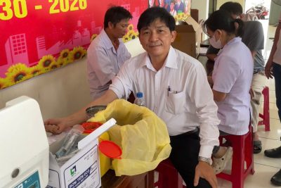 Những “Giọt máu hồng” từ trái tim người thầy Trường THPT Nguyễn Huệ.