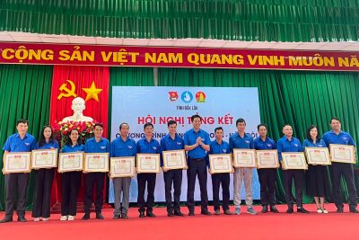 Đoàn trường THPT Nguyễn Huệ vinh dự nhận Bằng khen xuất sắc cấp Tỉnh năm học 2025-2026.