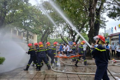 Hoạt động tuyên truyền, trải nghiệm, thực hành chữa cháy, cứu nạn, cứu hộ năm học 2024-2025.