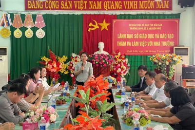 Lãnh đạo Sở Giáo dục và Đào tạo Tỉnh Đắk Lắk thăm và làm việc với Trường THPT số 2 Nguyễn Huệ