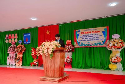Trường THPT Nguyễn Huệ long trọng tổ chức Lễ khai giảng năm học 2025 – 2026 và Kỷ niệm 80 năm Ngày thành lập Bộ Quốc gia Giáo dục