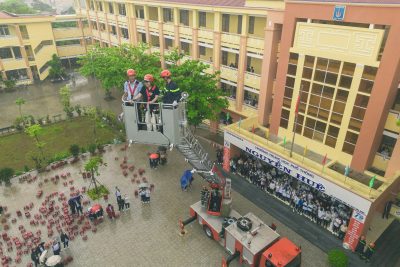 CHƯƠNG TRÌNH TRẢI NGHIỆM, THỰC HÀNH CHỮA CHÁY, CỨU NẠN, CỨU HỘ TẠI TRƯỜNG THPT NGUYỄN HUỆ