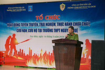 CHƯƠNG TRÌNH TRẢI NGHIỆM, THỰC HÀNH CHỮA CHÁY, CỨU NẠN, CỨU HỘ TẠI TRƯỜNG THPT NGUYỄN HUỆ