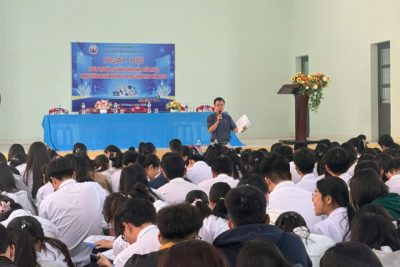 Trường THPT Nguyễn Huệ tổ chức hướng dẫn đăng ký thi tốt nghiệp THPT năm 2026 cho học sinh khối 12.